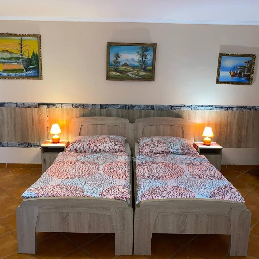 Hajnal Apartman Hajduszoboszlo Exterior photo